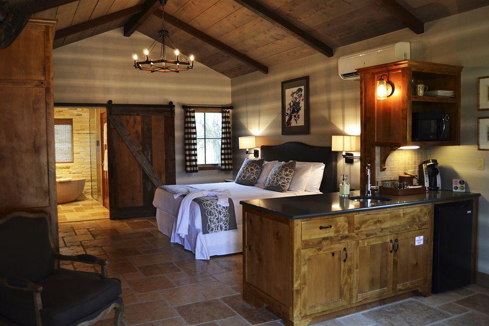 Hotel Camp Lucy Dripping Springs Esterno foto