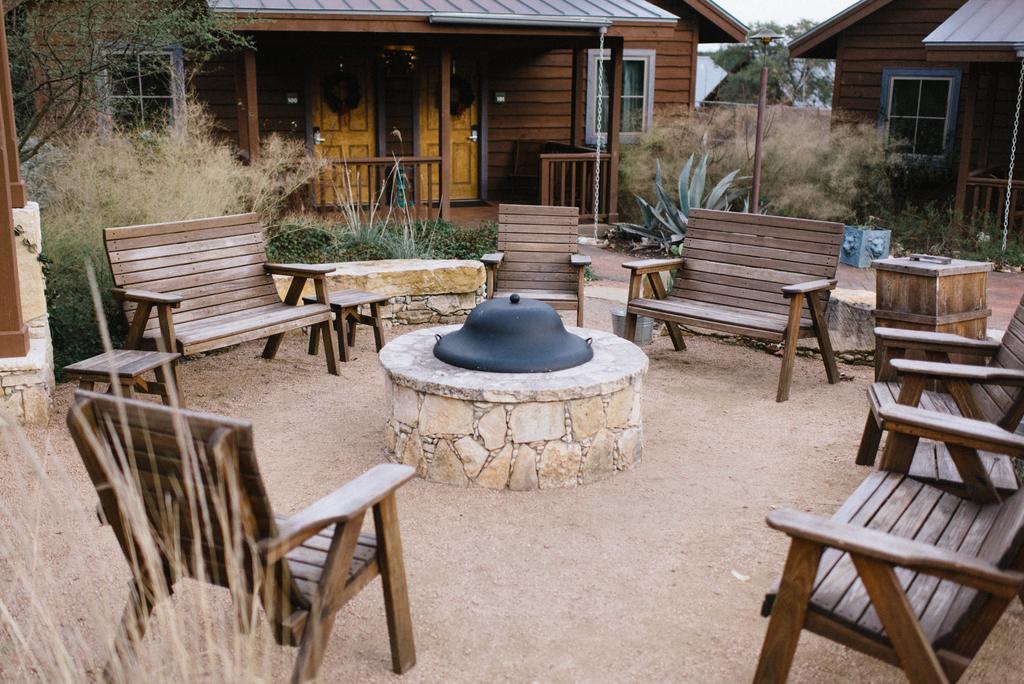 Hotel Camp Lucy Dripping Springs Esterno foto