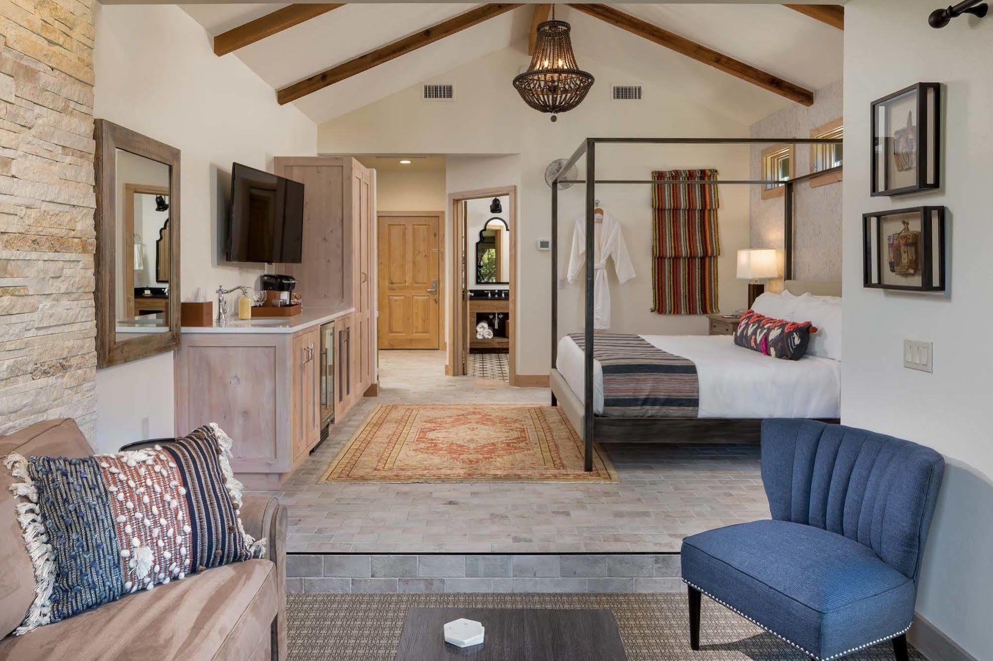 Hotel Camp Lucy Dripping Springs Esterno foto