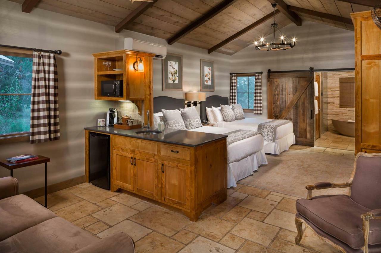 Hotel Camp Lucy Dripping Springs Esterno foto