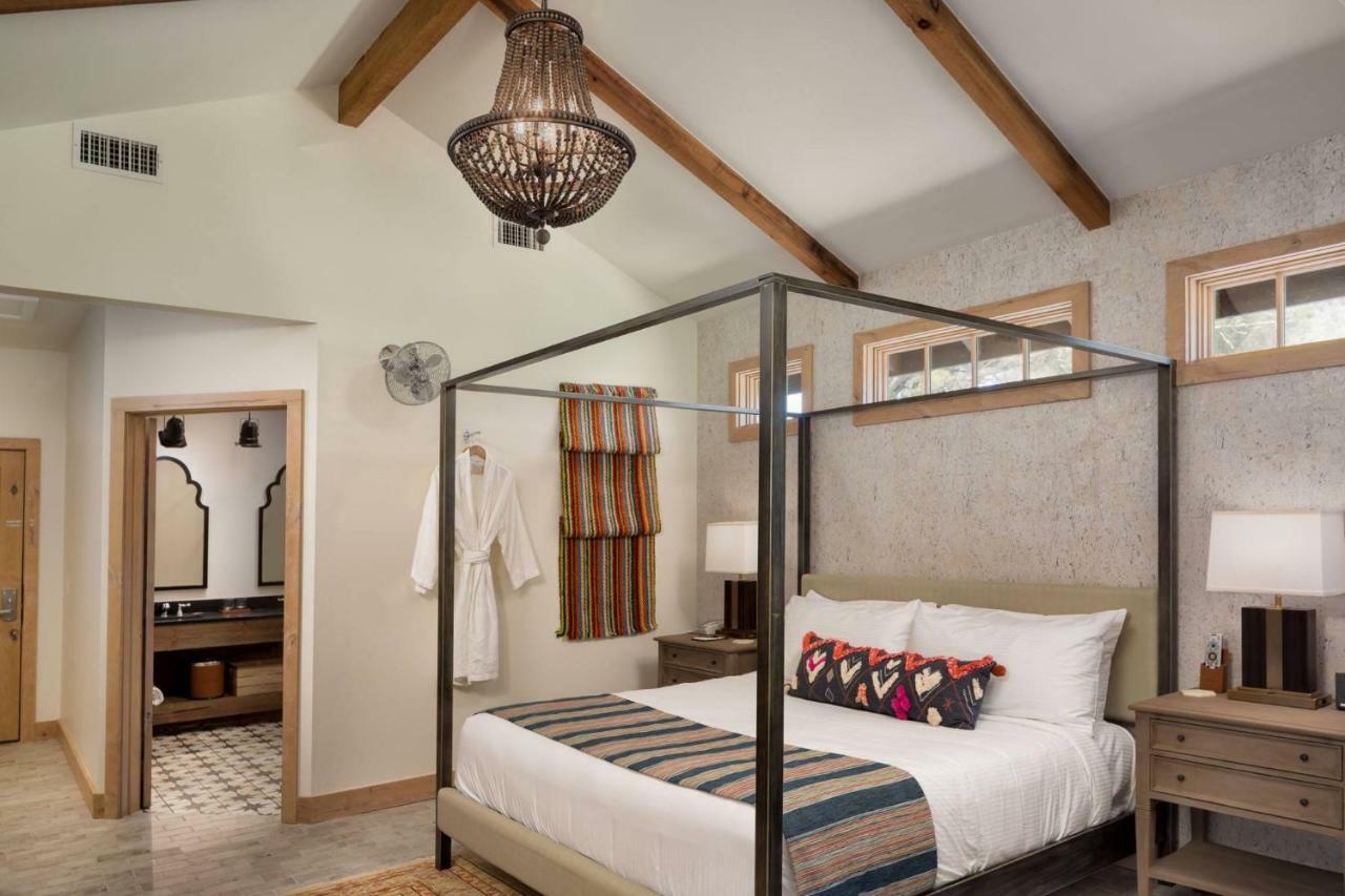 Hotel Camp Lucy Dripping Springs Esterno foto