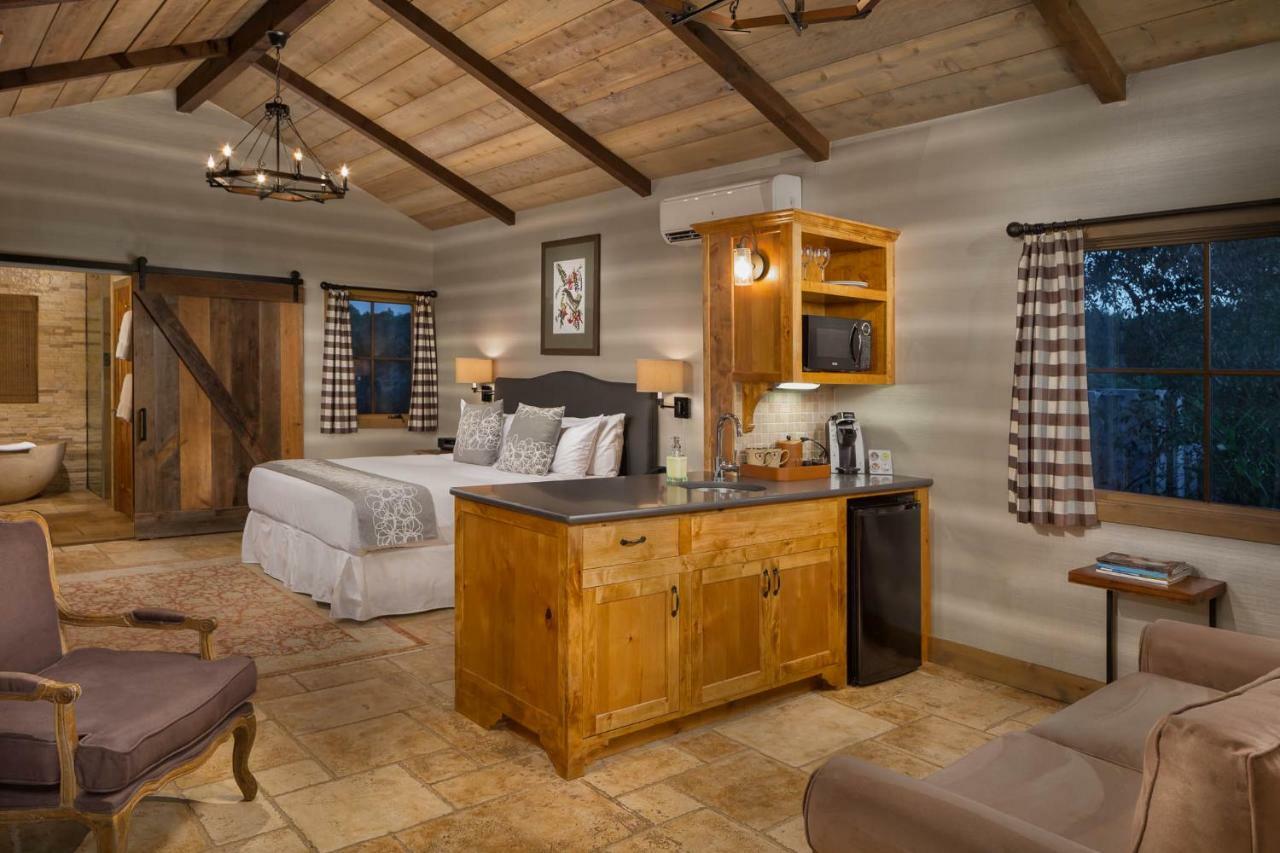 Hotel Camp Lucy Dripping Springs Esterno foto