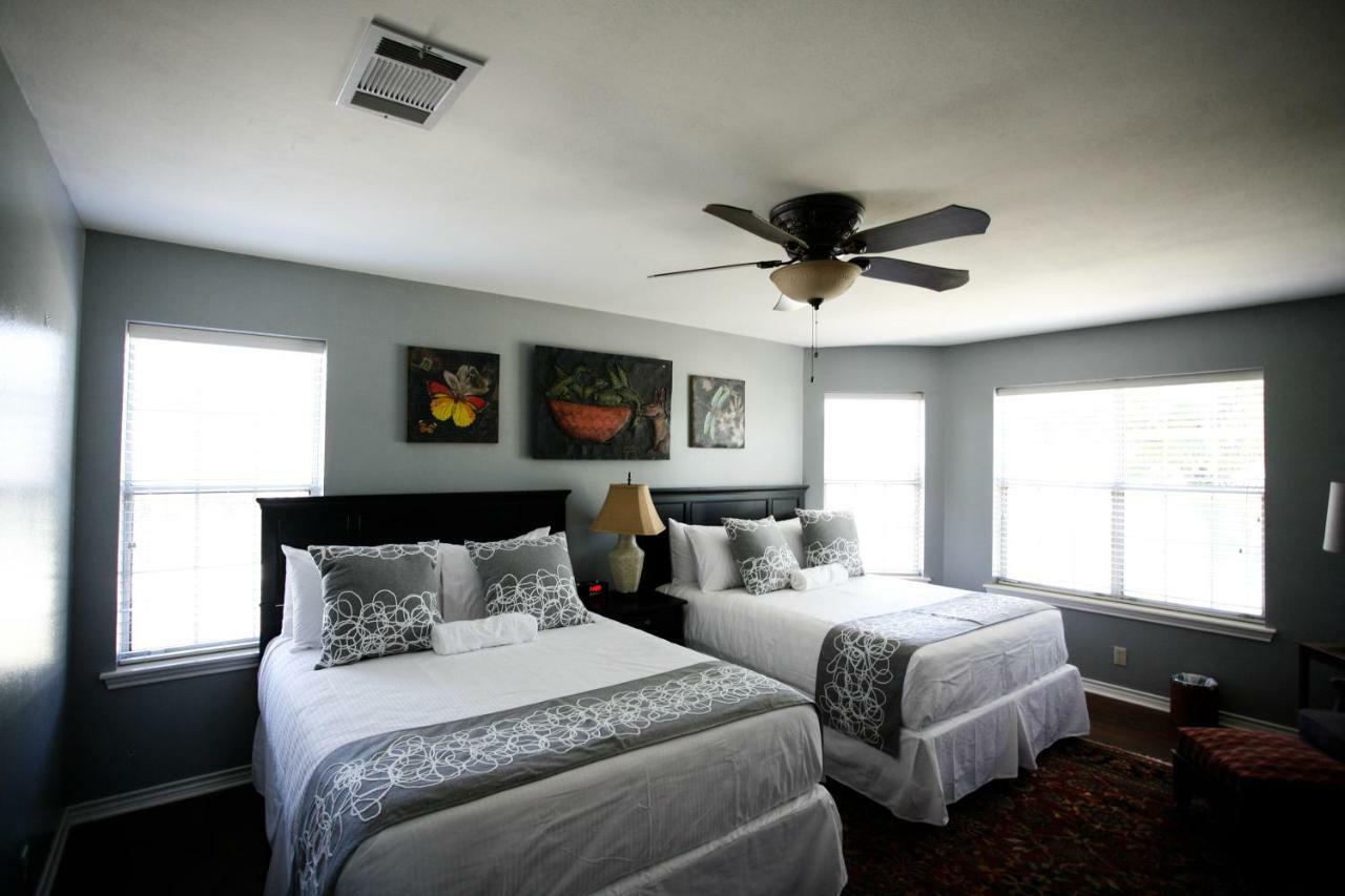 Hotel Camp Lucy Dripping Springs Esterno foto