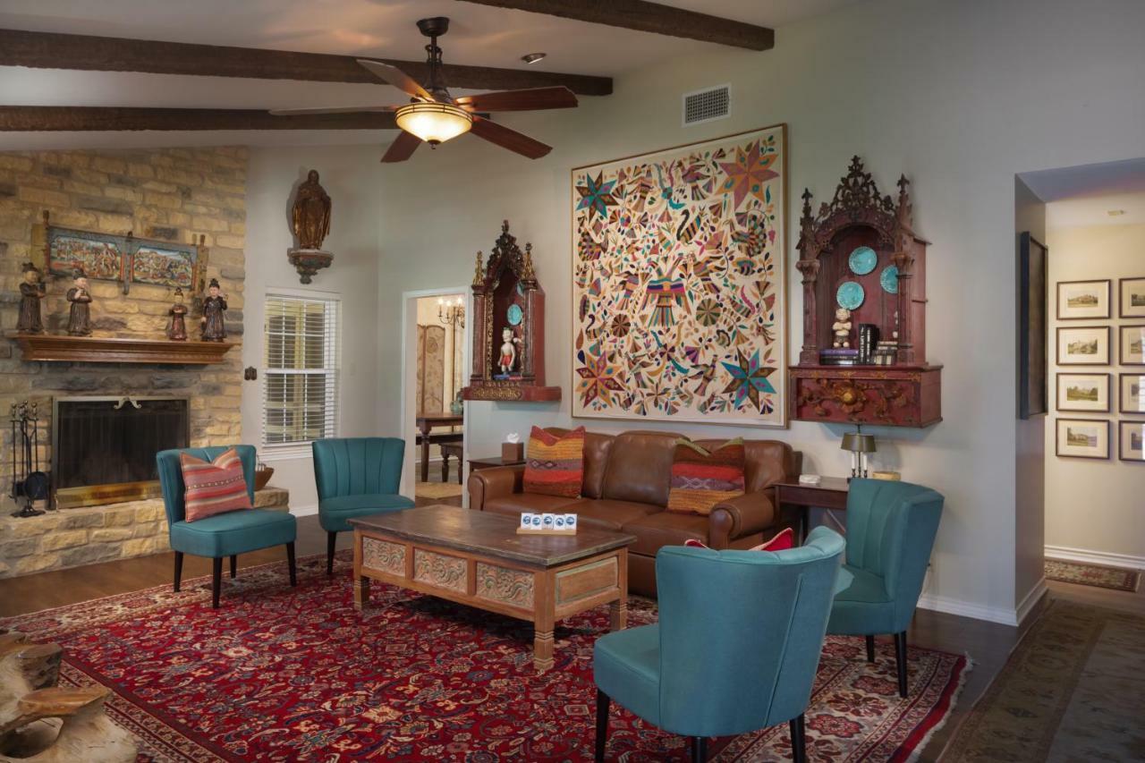 Hotel Camp Lucy Dripping Springs Esterno foto